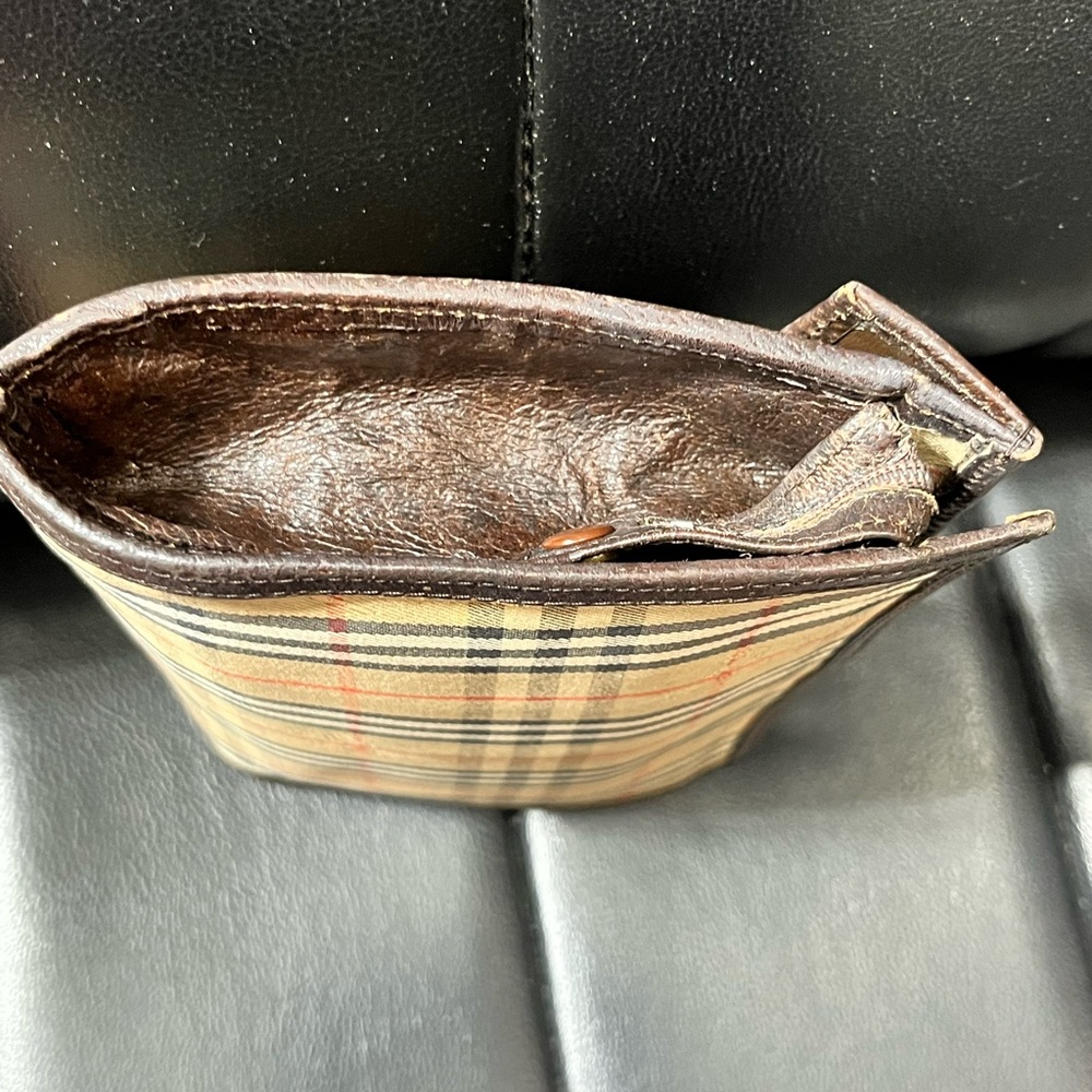 Burberry Tan Check Clutch with Brown Trim - Picture 5 of 8